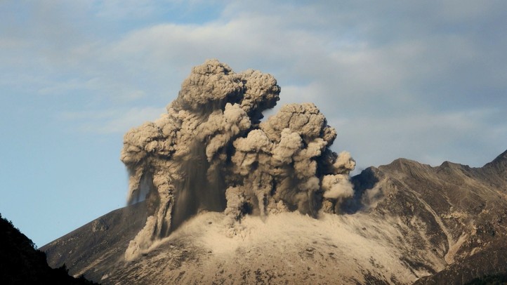 Sakurajima: Life Under the Ashes